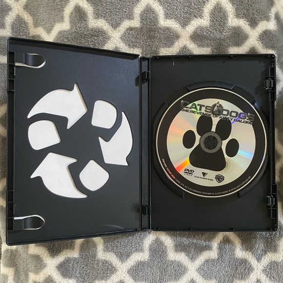 ⭐️3/20 Cats and Dogs The Revenge of Kitty Galore dvd movie - Picture 4 of 4